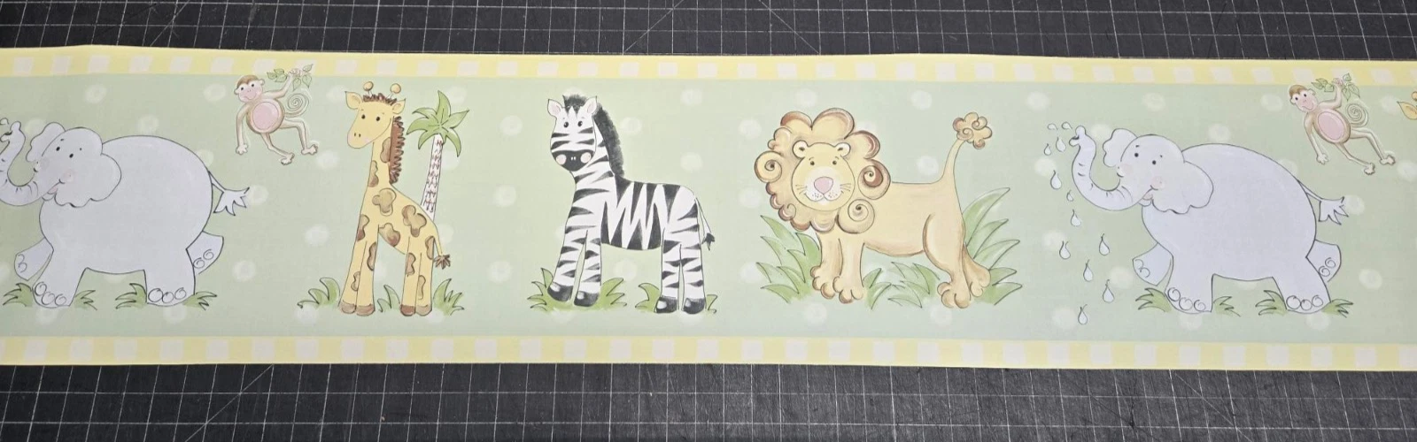 Zoo safari animals wall border